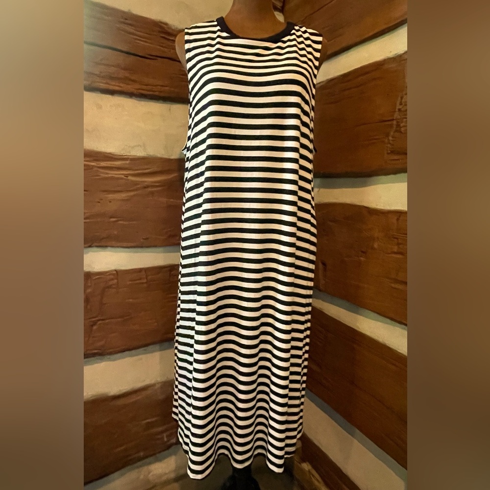Time and Tru Black and White Striped Sleeveless Dress